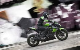 11MY_Z1000_GRN_Action_5
