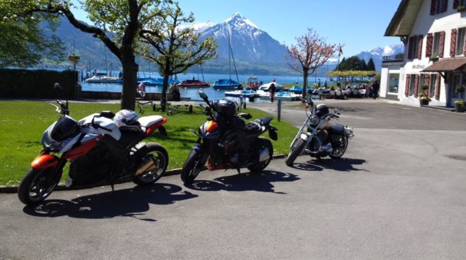 Cornelia und Markus mit Kawasaki Z1000 Ort: Unterseen
